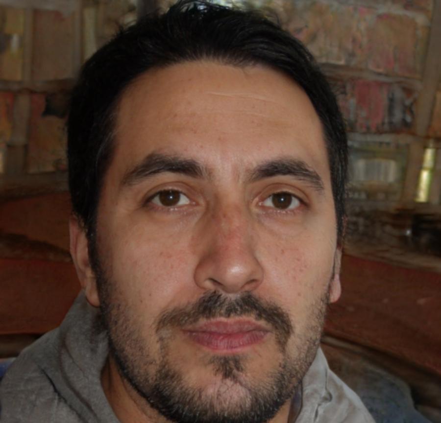 Roberto Mendoza
